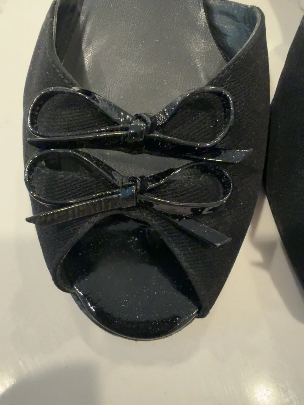 Stuart Weitzman Black Satin D’Orsay Peep Toe Kitten Heel Pumps Bow Size 9 Spain